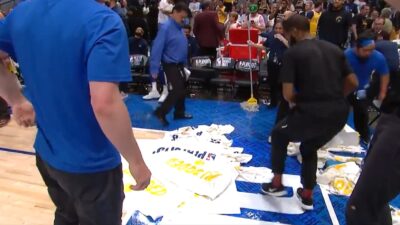 Towels cover the floor