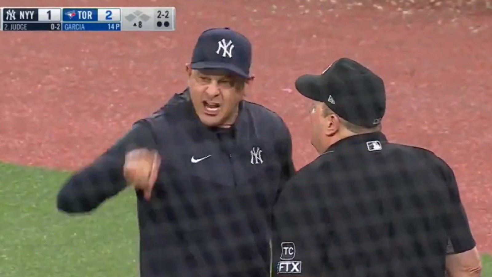 Furious Aaron Boone ejected from Yankees game