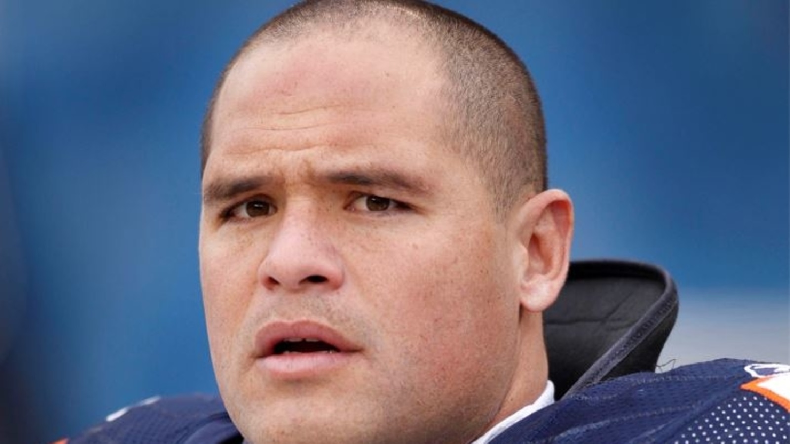 Bears great Olin Kreutz fired by Chicago sports outlet after he allegedly  'physically attacked' employee