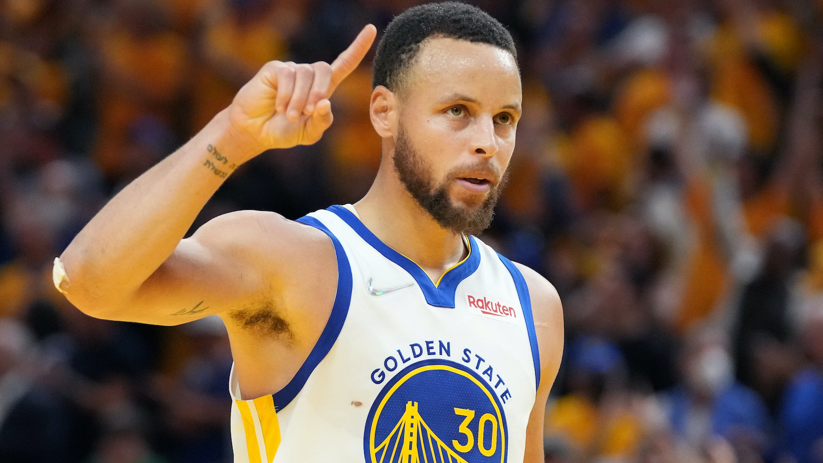 Steph Curry had 1 major omission from his all-time NBA starting five