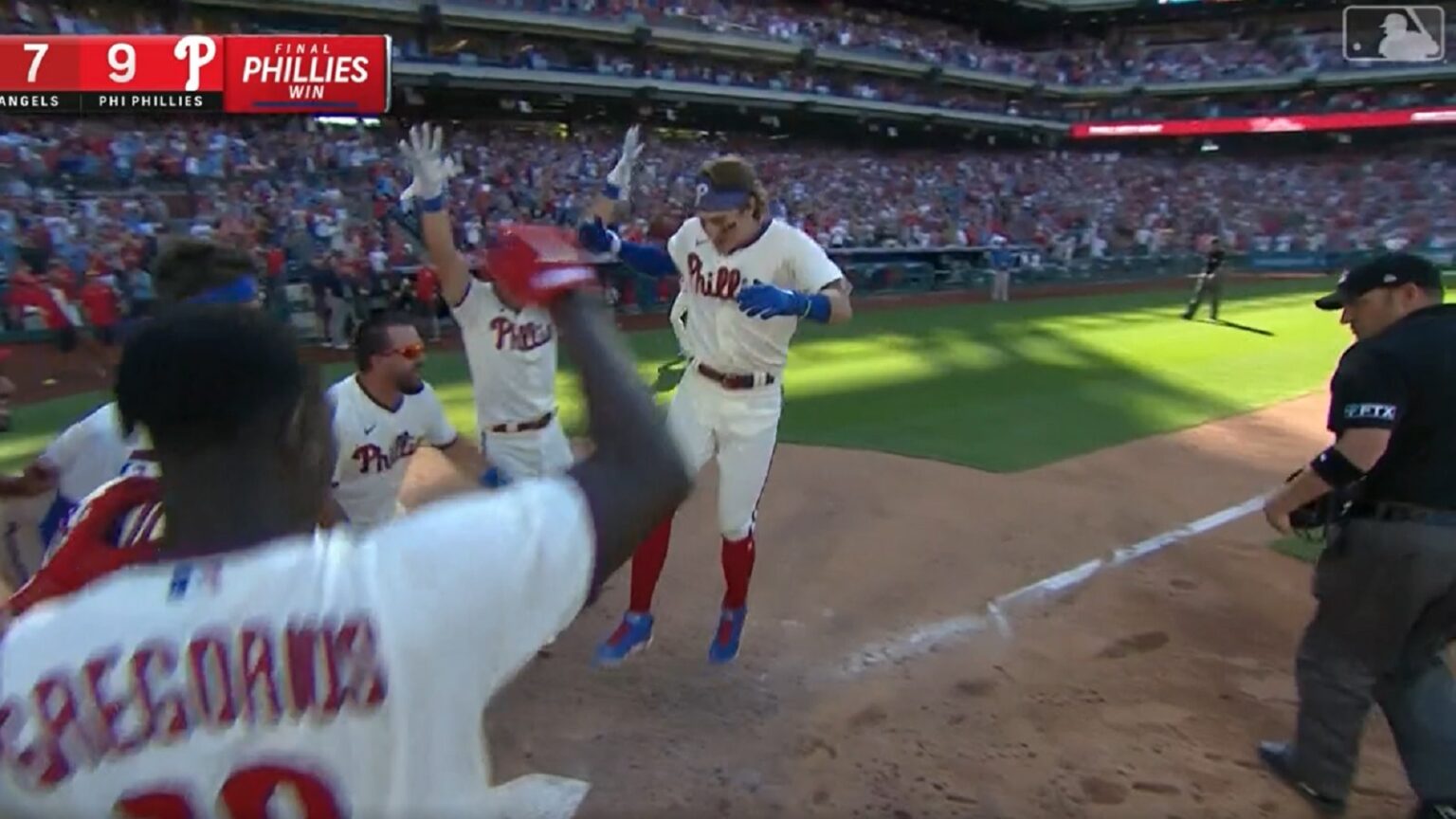 Video Bryson Stott beats Angels with walkoff home run in huge comeback