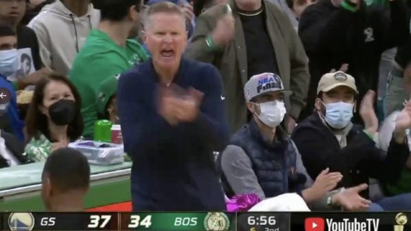 Steve Kerr clapping