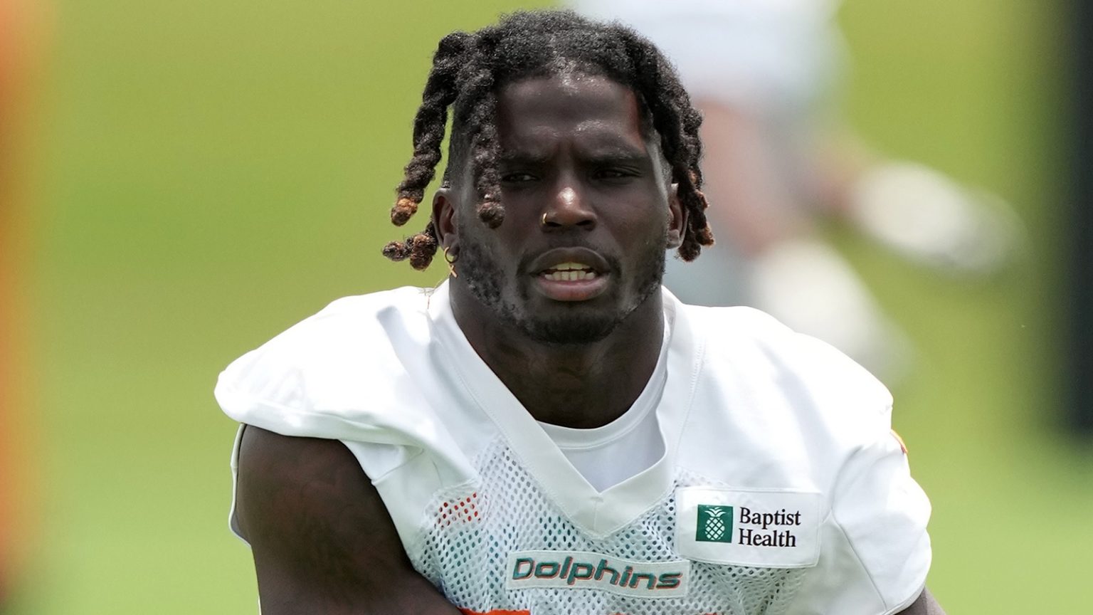 Tyreek Hill reacts to Dolphins acquiring Chase Claypool