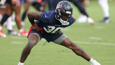Darius Anderson on the practice field