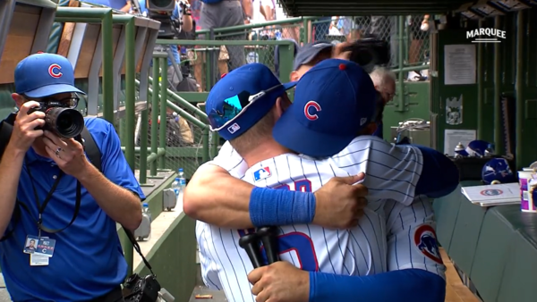 Willson Contreras hug