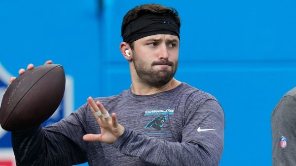 Baker Mayfield warming up