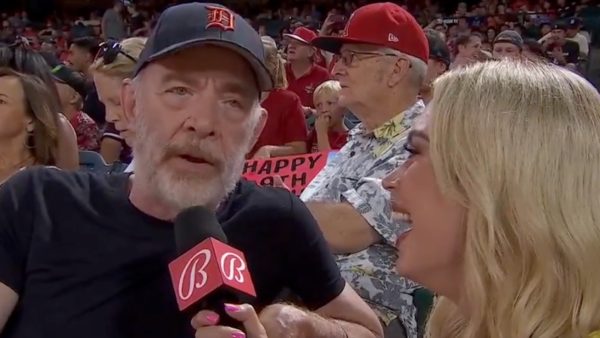 JK Simmons at a Tigers game