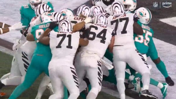 Cincinnati Bengals in white jerseys