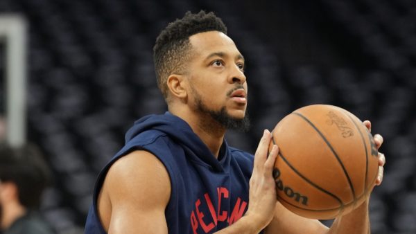 CJ McCollum warming up