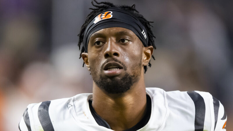 Eli Apple without a helmet