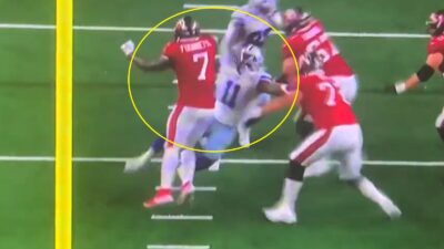 Leonard Fournette blocks Micah Parsons