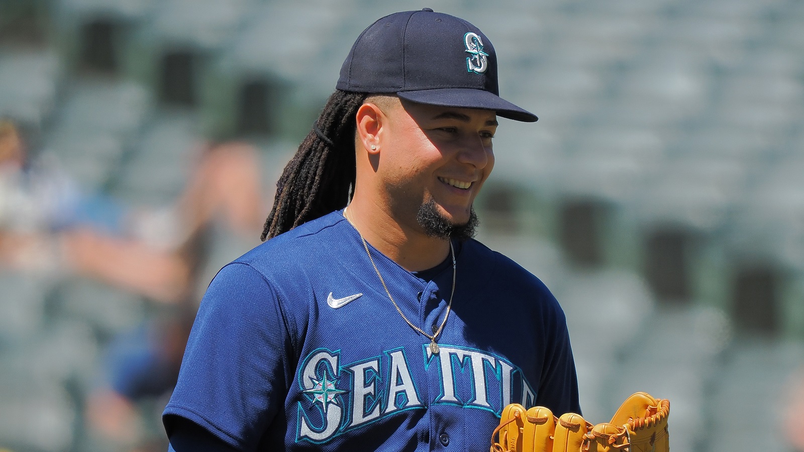 What makes Mariners pitcher Luis Castillo so rock solid on the mound