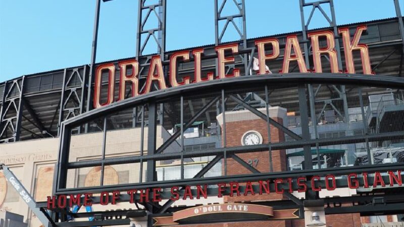 The outside of Giants' Oracle Park