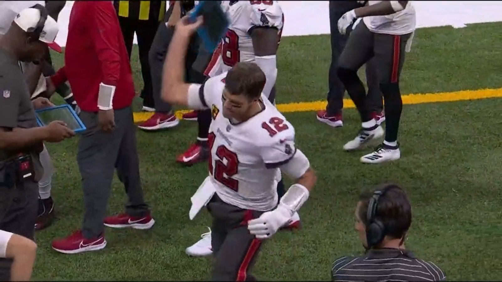 Irate Tom Brady slams down tablet in frustration on sideline as