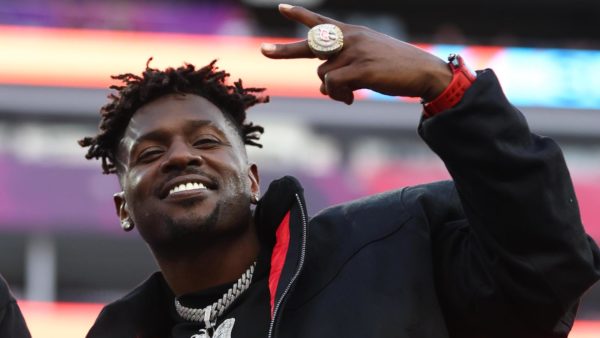 Antonio Brown flashes his Super Bowl ring