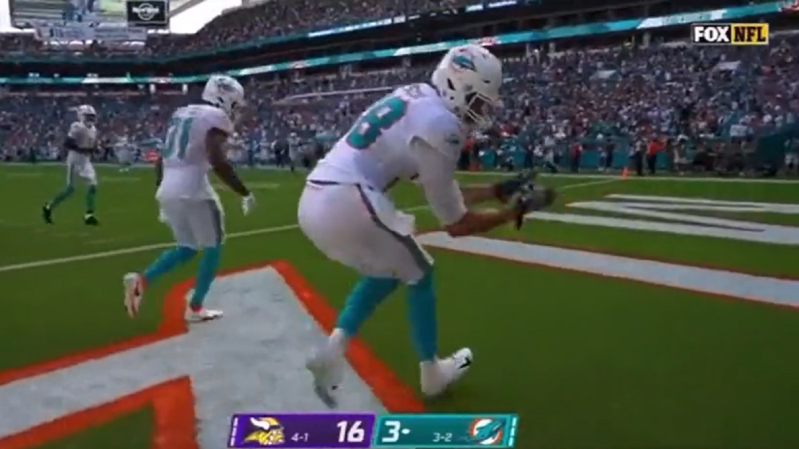 Dolphins TE Mike Gesicki mocked for ridiculous griddy celebration in loss  to Vikings