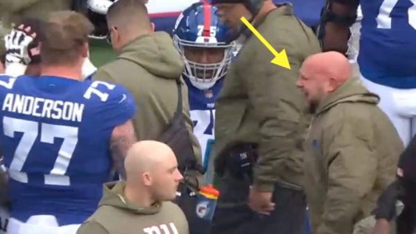 Brian Daboll screams at a Giants player