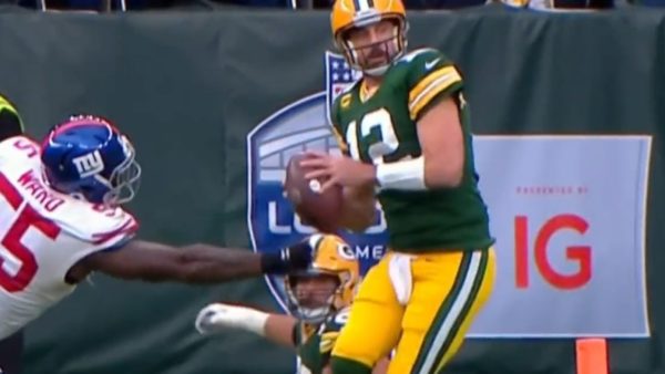 Aaron Rodgers ready to throw