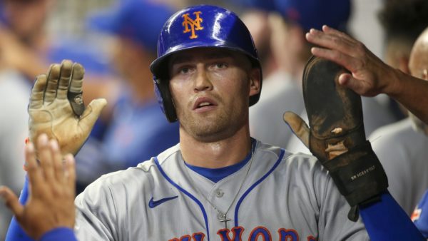 Brandon Nimmo Receives Congratulations