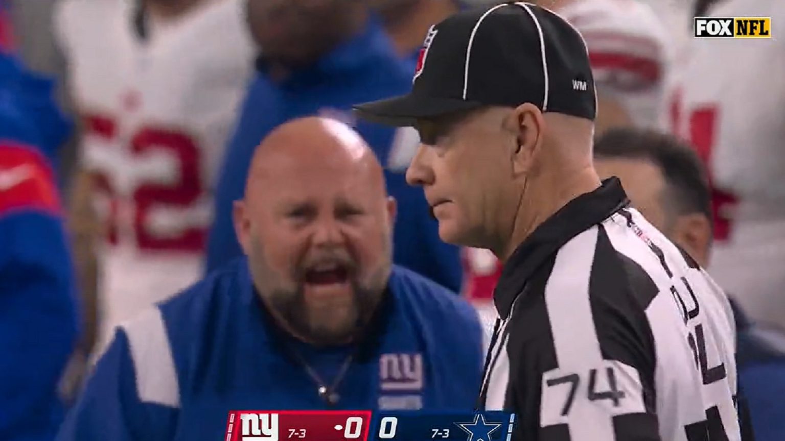 Brian Daboll loses his mind after penalty against Giants