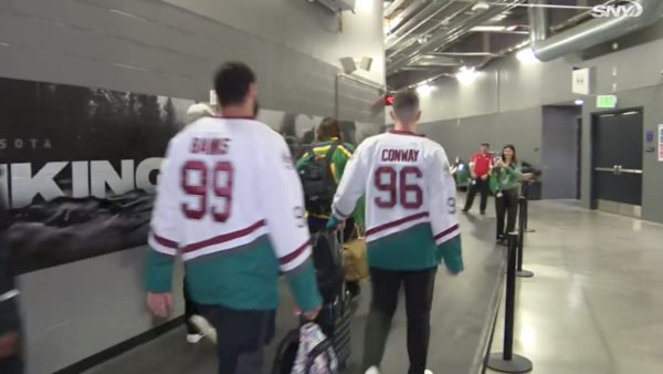 Jets players wear Mighty Ducks jerseys