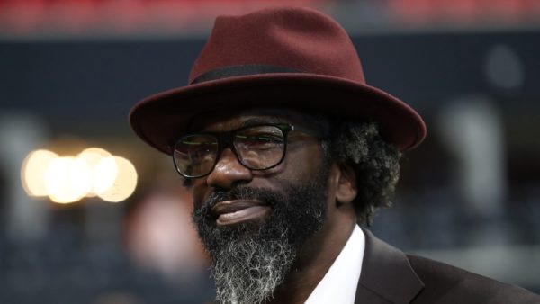 Ed Reed in a hat