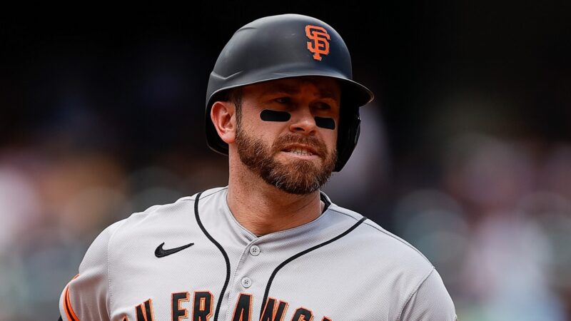 Evan Longoria running the bases