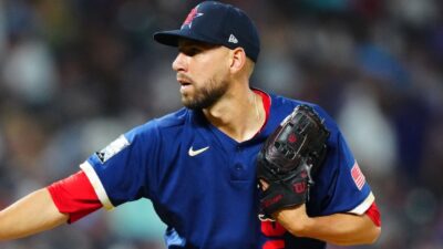 Matt Barnes throwing a pitch