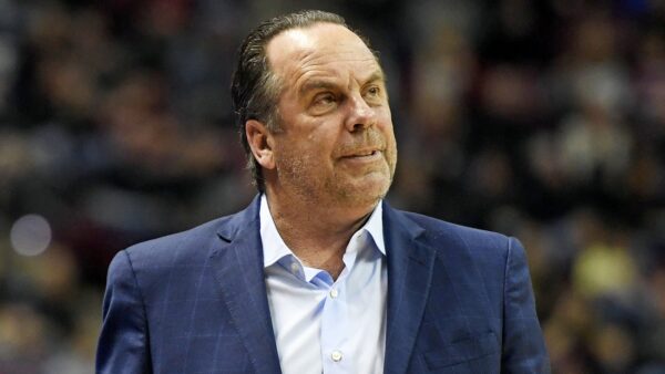 Mike Brey coaching Notre Dame