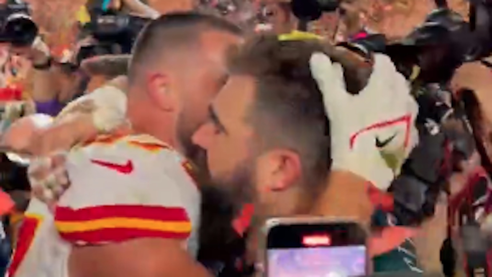 Travis Kelce talks Super Bowl, fight with brother on Late Night