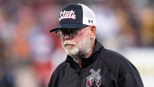 Jerry Kill coaching New Mexico State
