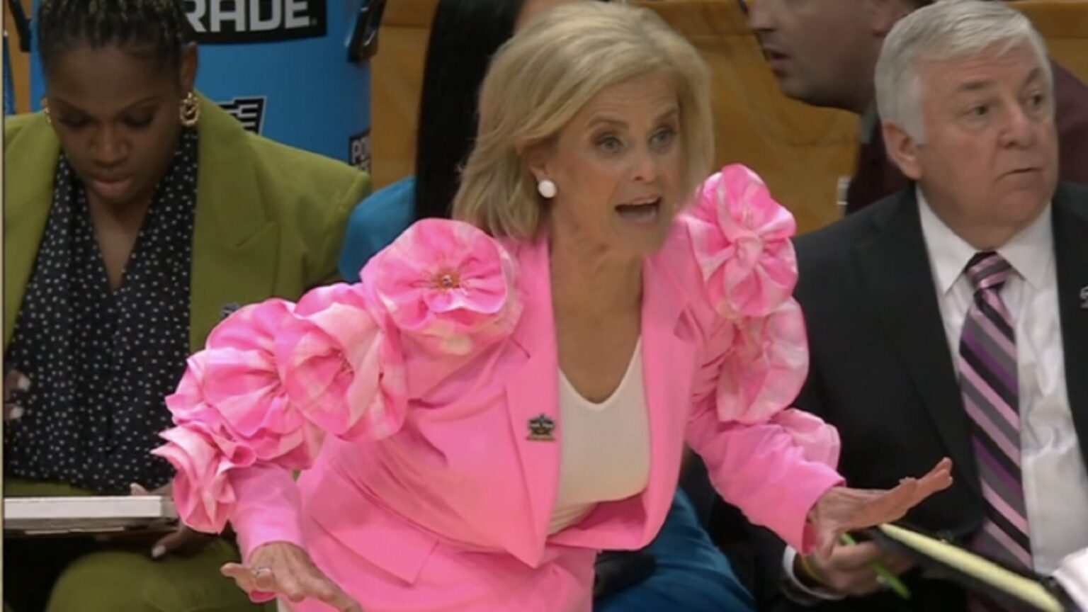 Kim Mulkey draws attention for latest pink outfit