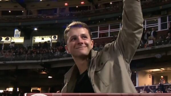 Brock Purdy waving to the crowd