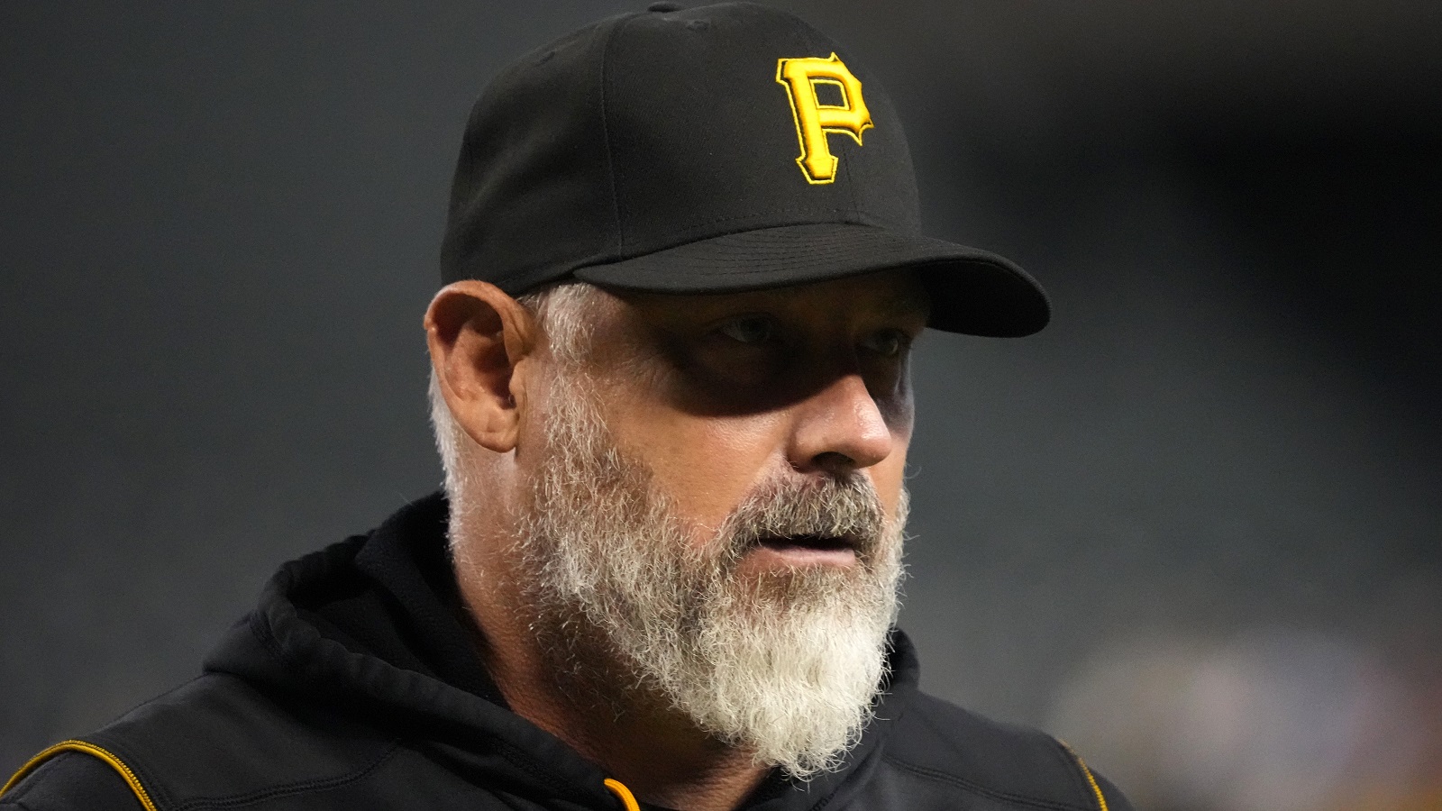 Pirates manager Derek Shelton receives harsh chant from fans during ...