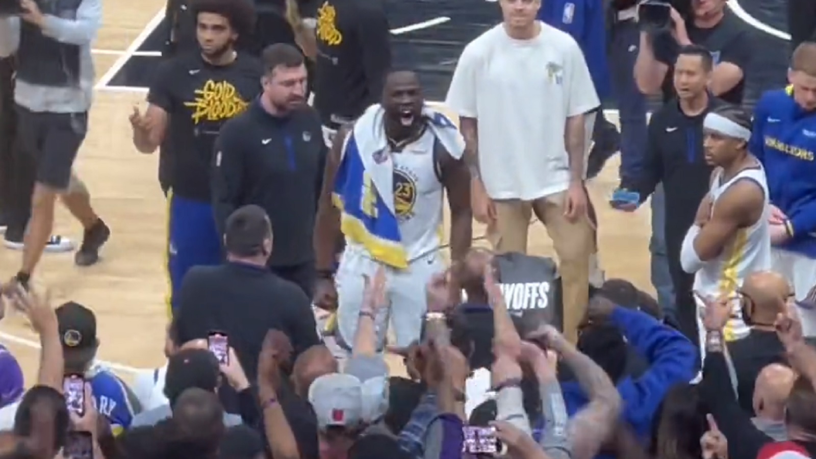 Draymond Green ejected after stomping on Domantas Sabonis' chest