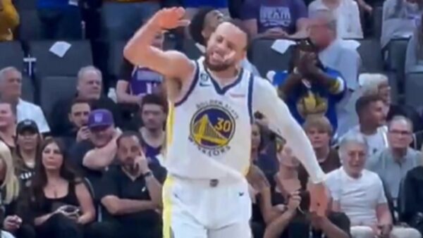 Steph Curry smashes his hand down