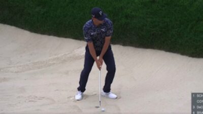 Gary Woodland saves a miraculous par