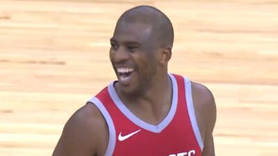 Chris Paul doing a fake laugh