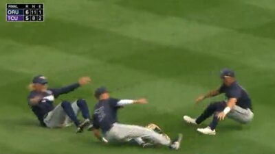Oral Roberts players falling down
