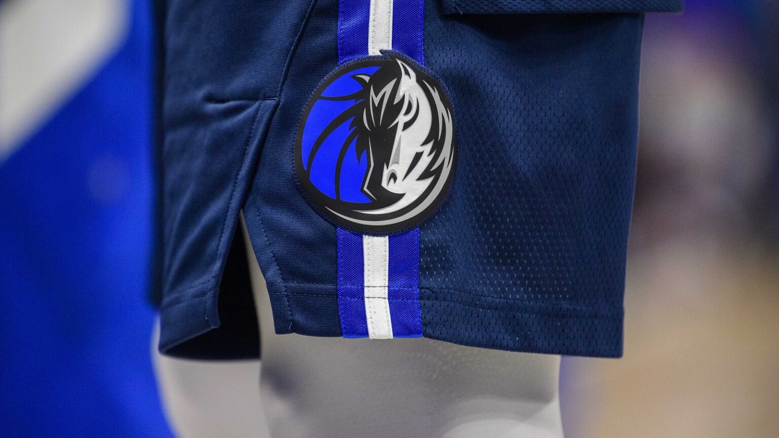 mavericks-looking-to-trade-for-160-million-player