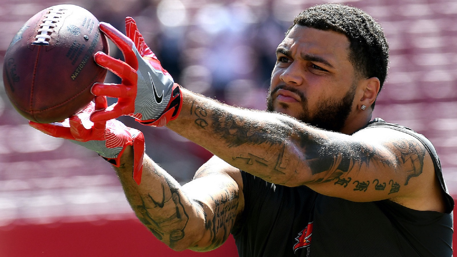 Mike Evans praises Buccaneers QBs Baker Mayfield, Kyle Trask