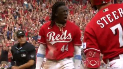 Elly De La Cruz celebrating