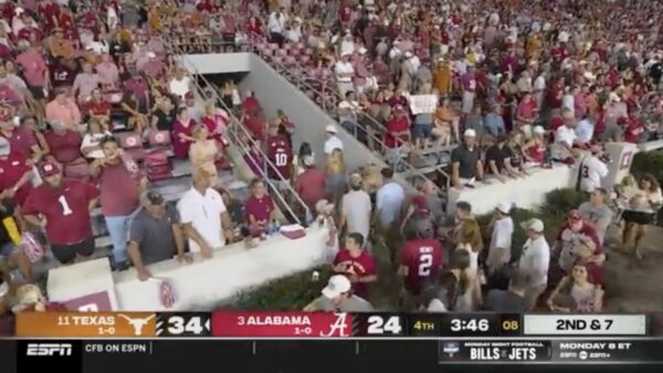 Alabama fans leaving early during loss to Texas