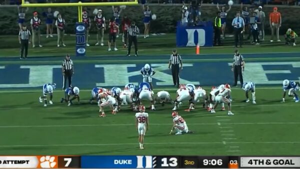 Clemson lined up for a field goal