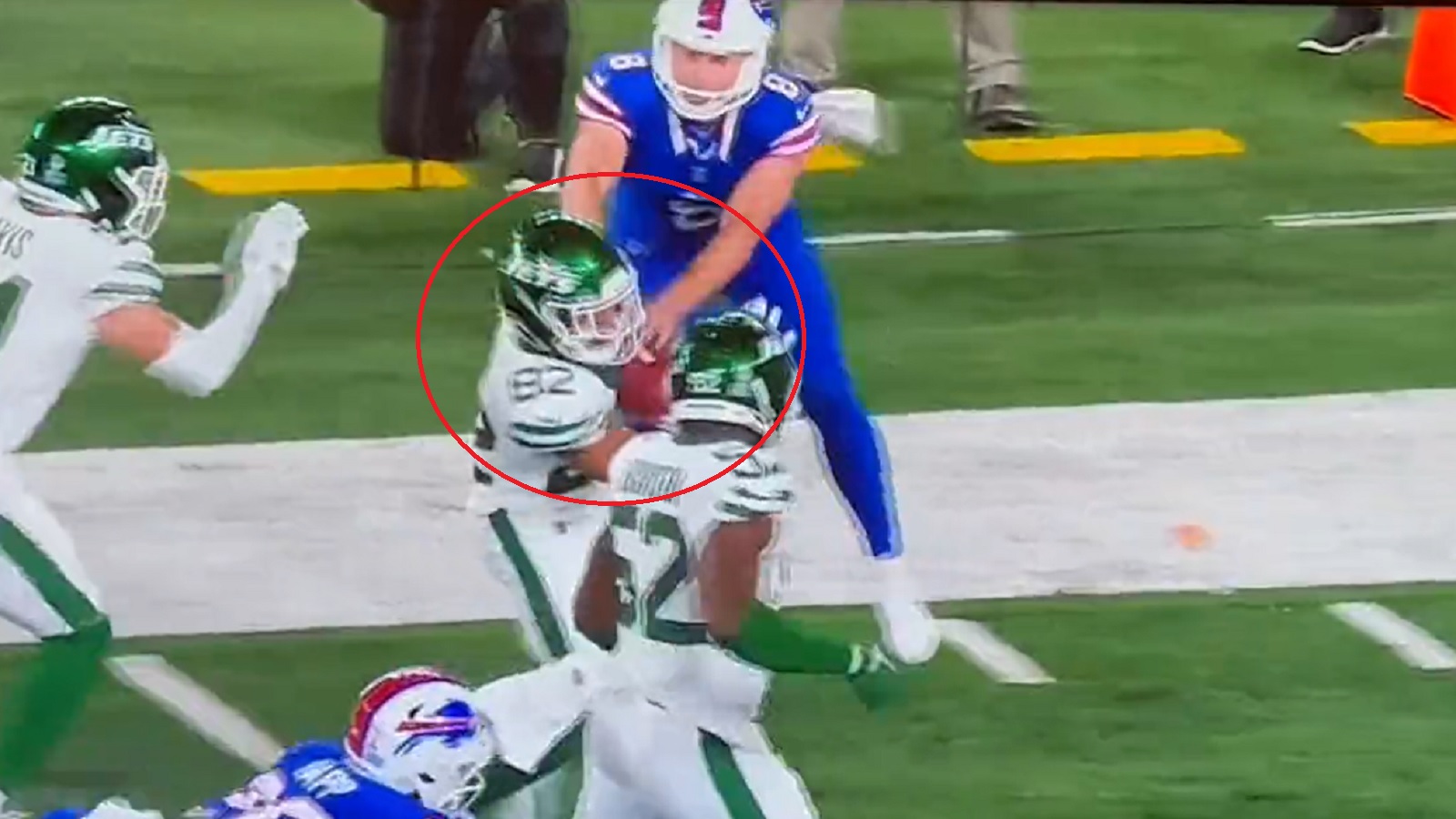 Jets – Bills: Tripping call during Xavier Gipson punt return missed