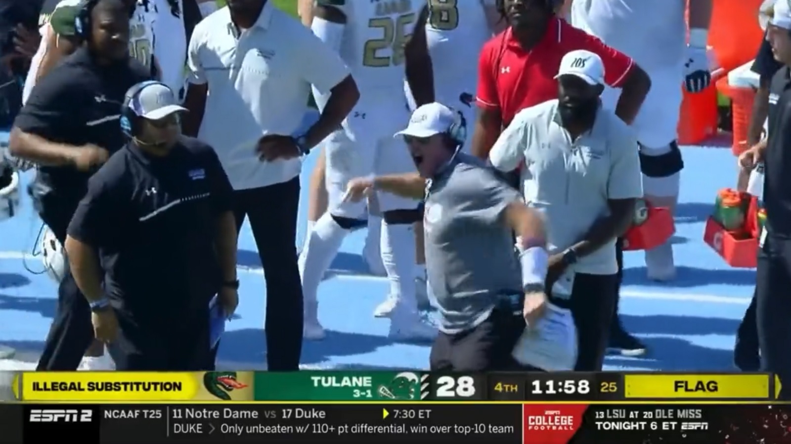 Video: Trent Dilfer goes ballistic on sideline after killer penalty