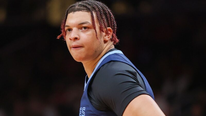 Kenneth Lofton Jr in his Grizzlies uniform