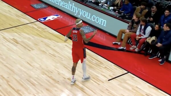 Kyle Kuzma asking Wizards coach Wes Unseld Jr. to challenge an out-of-bounds call against the Raptors