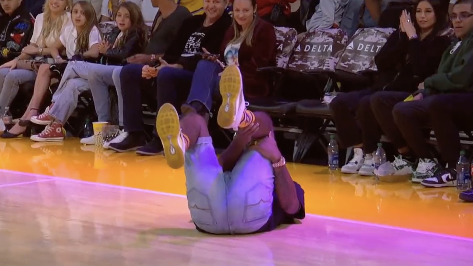 Lakers fan gets injured after taking a halfcourt shot for prize money