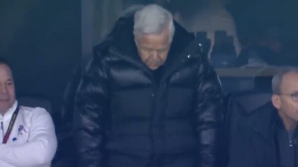 Robert Kraft hangs his head